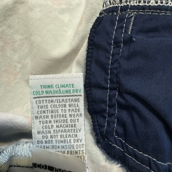 Classic Jean Jacket Navy Denim Blue w Floral Design NWOT Size Large/ 12 - Picture 8 of 8